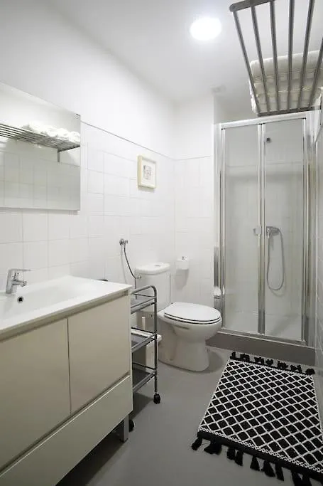 Bh2 Charm In Bohemian Bairro Alto * 4Bdr * Old Style Apartman Lisboa 0*,  Portugália